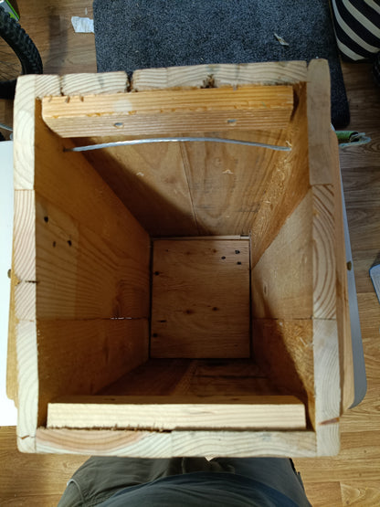 🦜 Bird Box – Handmade Parrot Nest Box